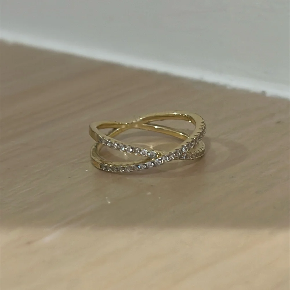 Amazon ring - Picture 1 of 2